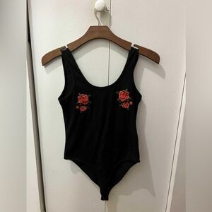 Bluenotes roses bodysuit size small